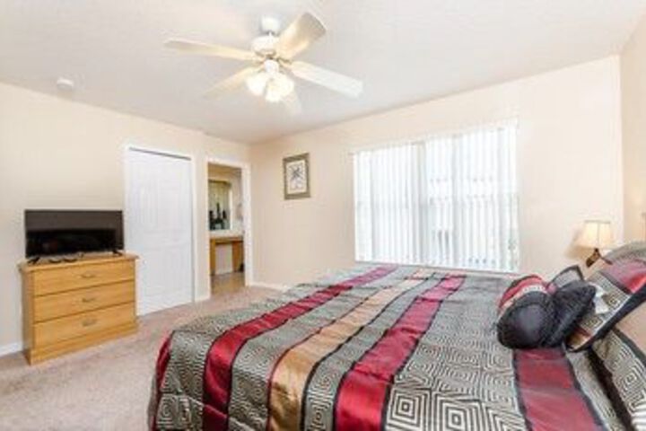 Room 9 of 27