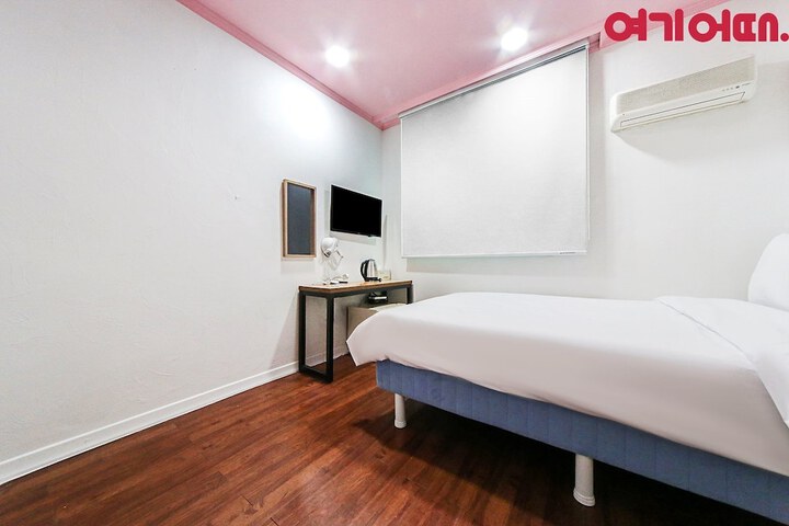 Room 20 of 32