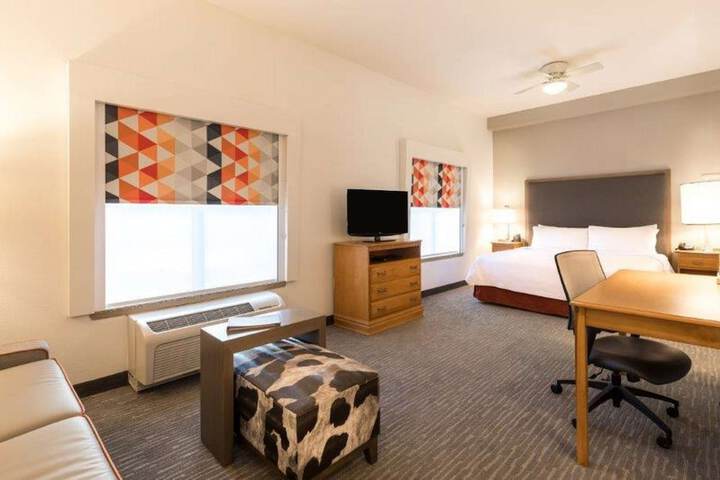 Room 6 of 23