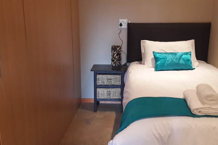 Room 6 of 90