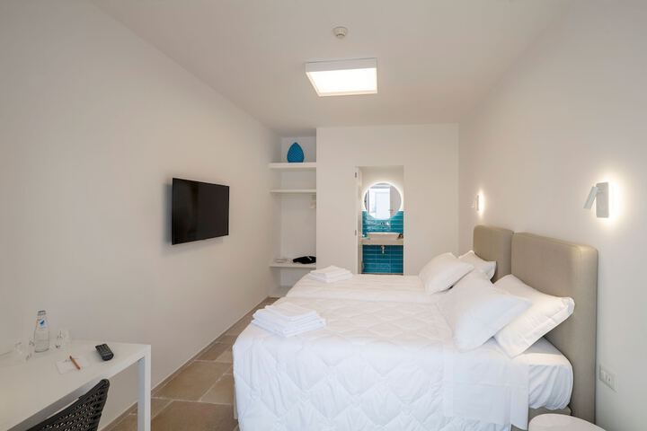 Room 14 of 82