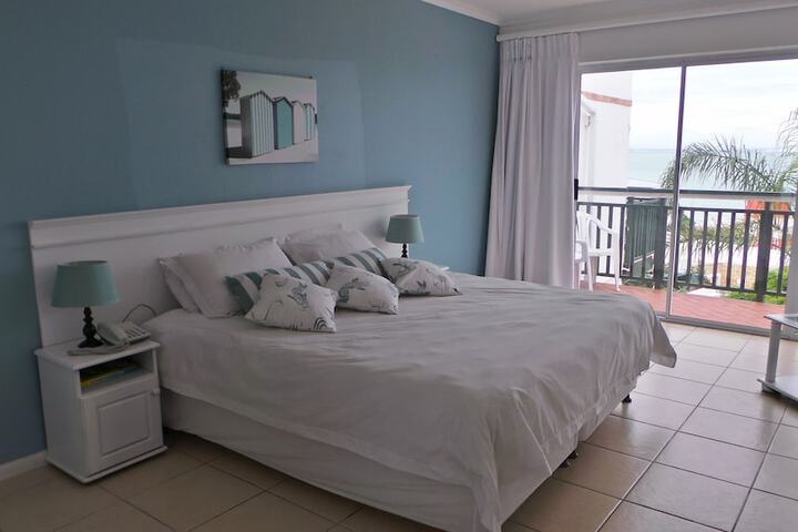 Room 8 of 25