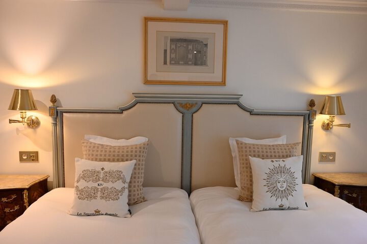 Room 16 of 74