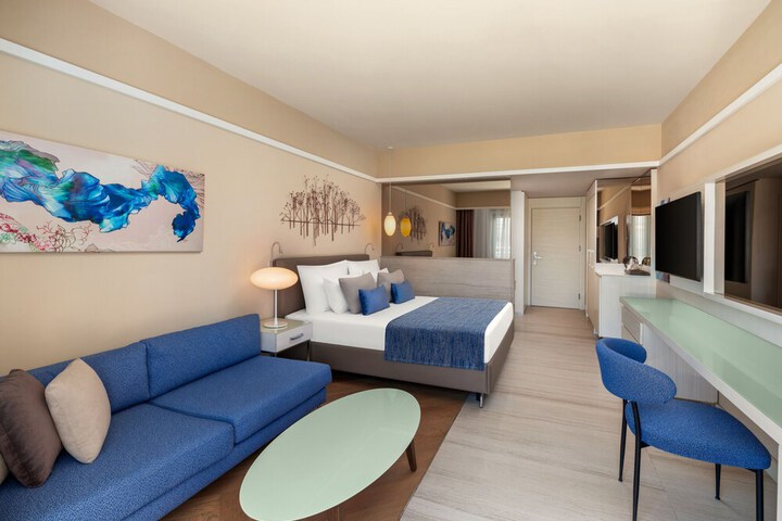 Room 55 of 303