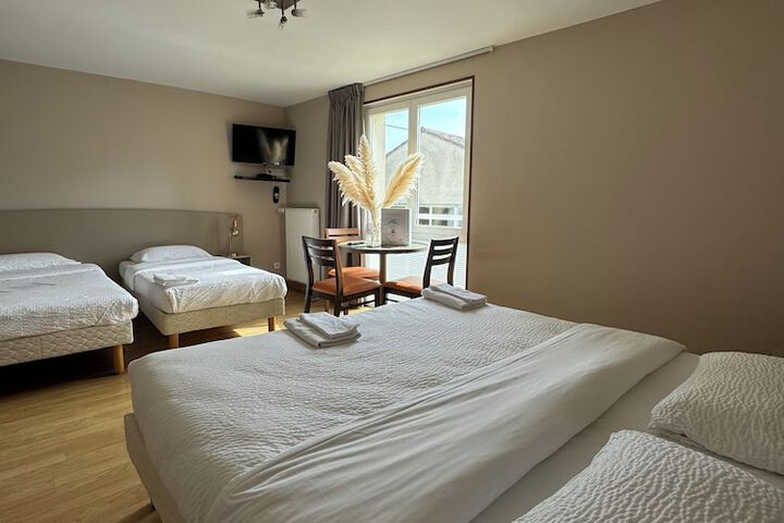 Room 5 of 48