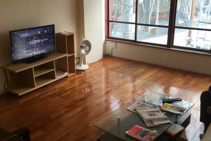 Room 5 of 62