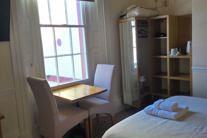 Room 25 of 92