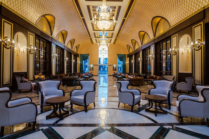 Entrance & Lobby