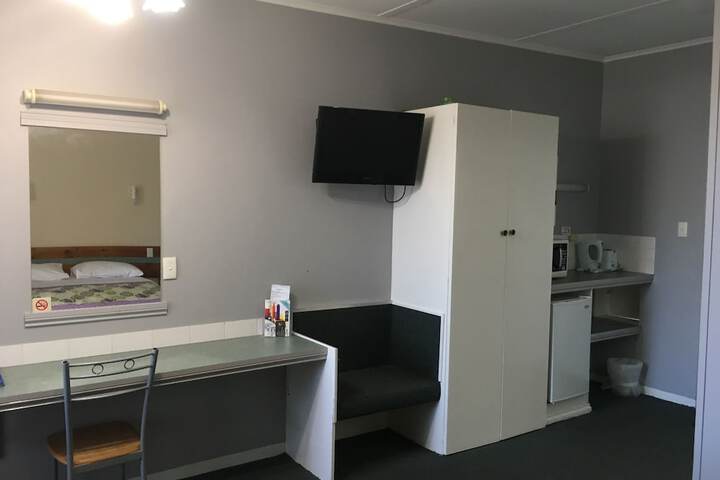 Room 11 of 36