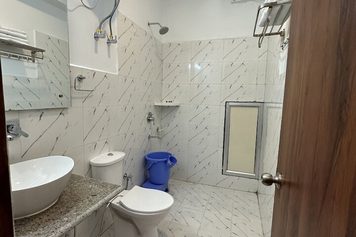 Room 7 of 15