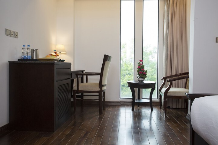 Room 10 of 37