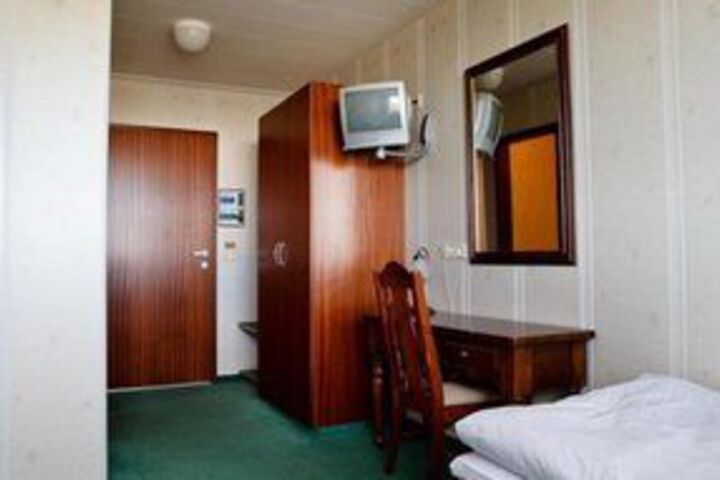 Room 44 of 88