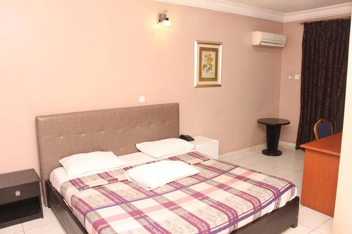 Room 16 of 35