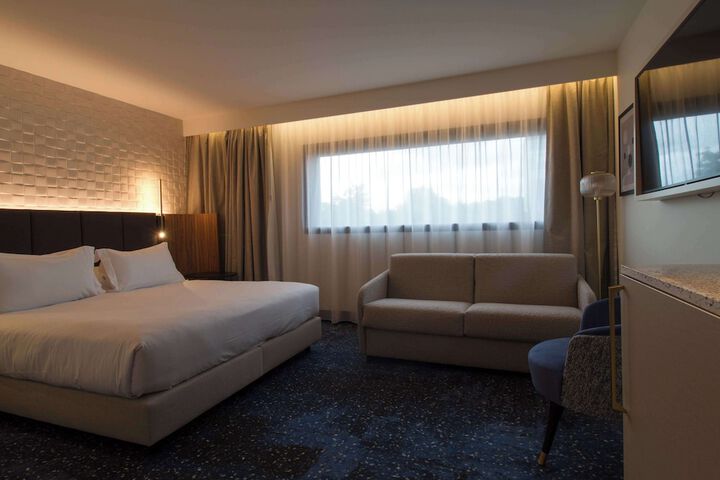 Room 49 of 153