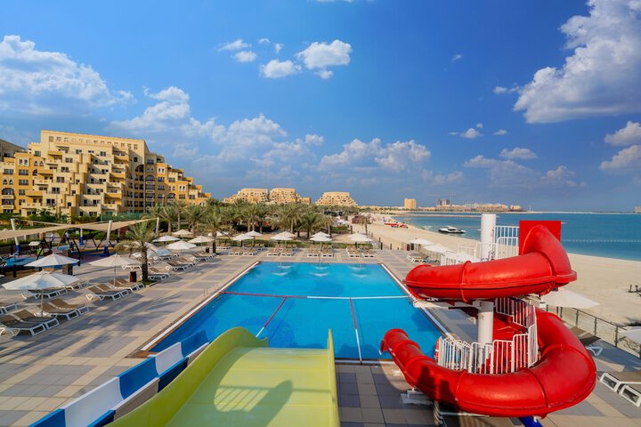 Pool 180 of 335
