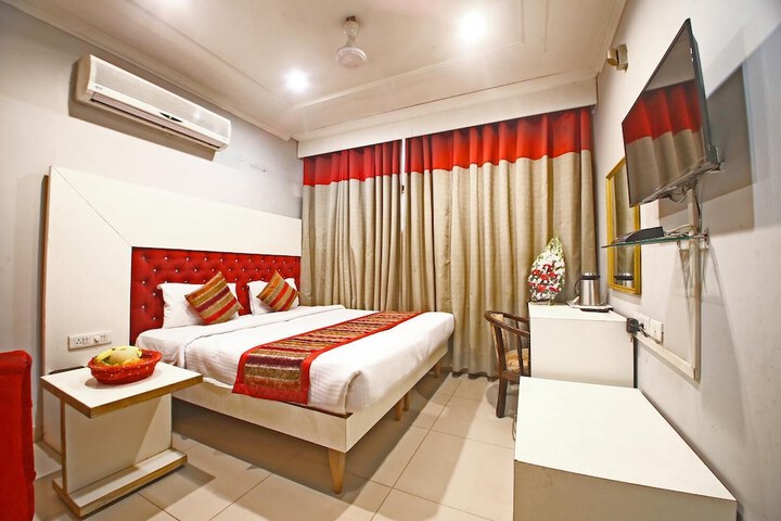 Room 6 of 42