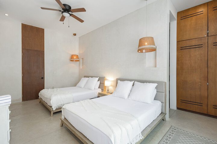 Room 2 of 37