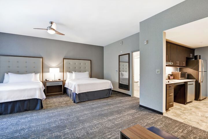 Room 10 of 14