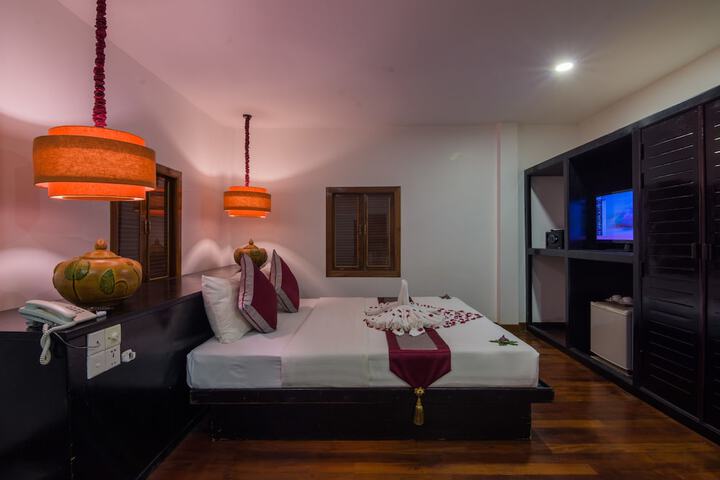 Room 30 of 80