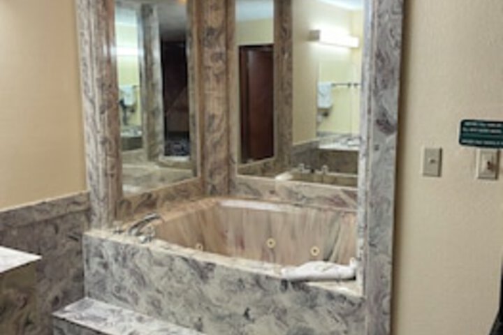 Private spa tub