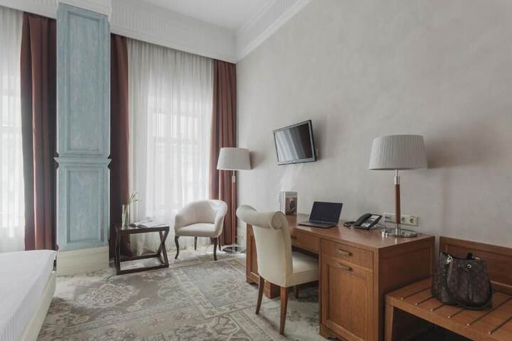 Room 18 of 70