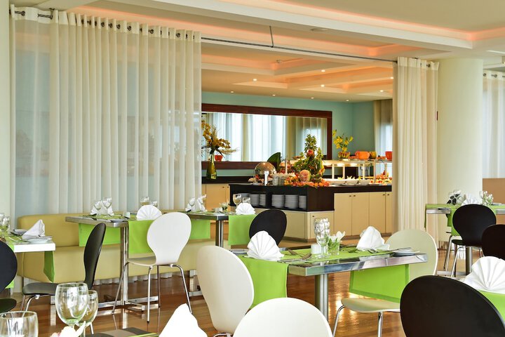 Dining 179 of 250