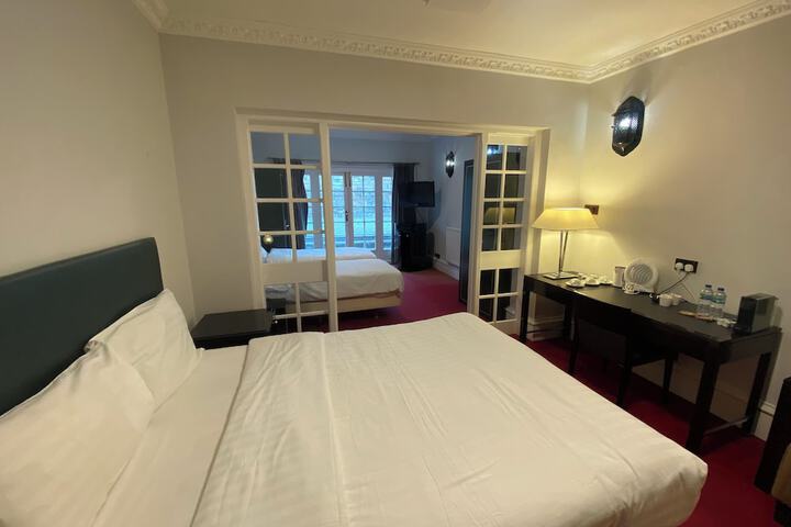 Room 38 of 86