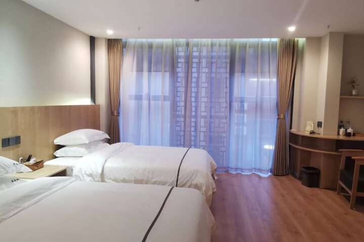 Room 37 of 131