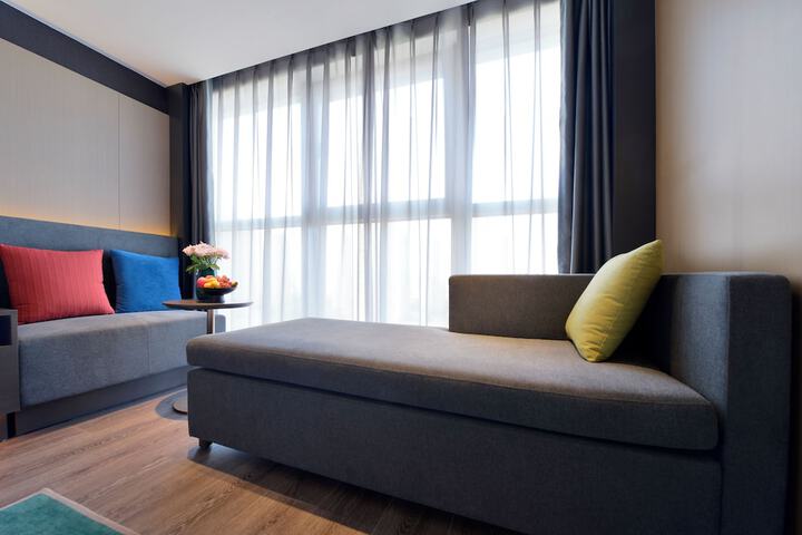 Room 3 of 25