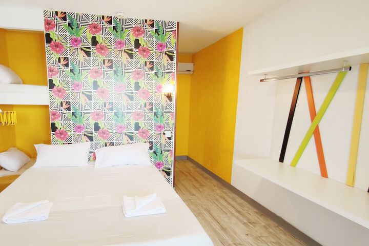 Room 6 of 40