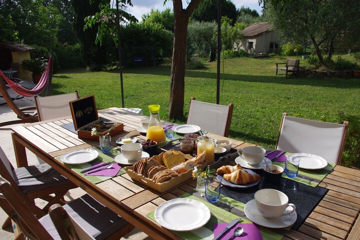 Breakfast/Coffee Service 18 of 26