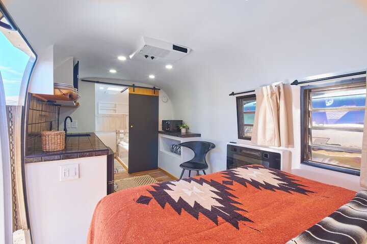 Standard Studio 1 Queen Bed (7 of 57)