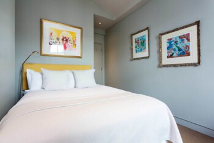 Room 16 of 24
