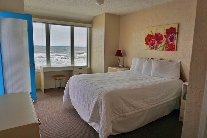 Room 9 of 20
