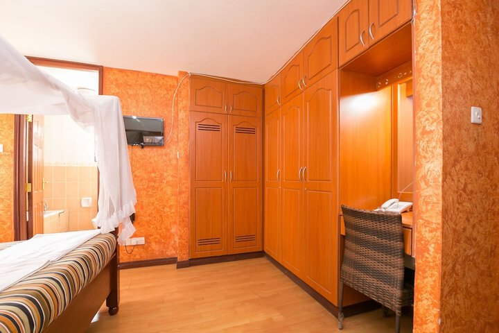 Room 25 of 41