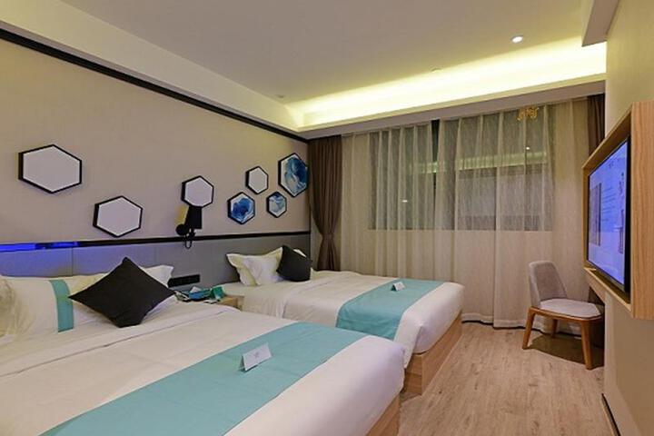 Room 3 of 11