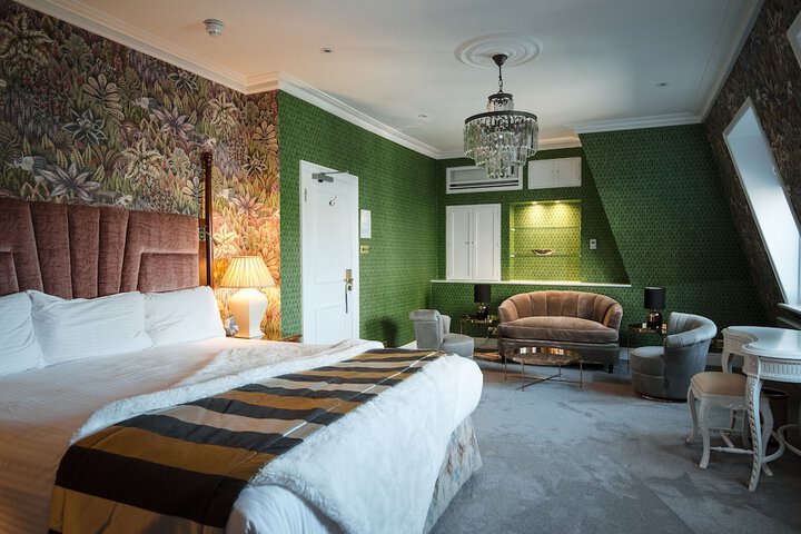 Room 46 of 101