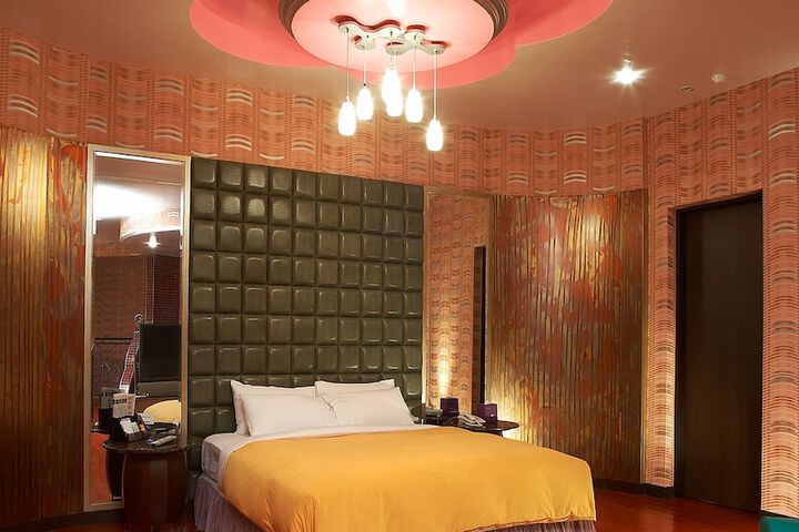 Royal Group Motel Nan Tse Branch