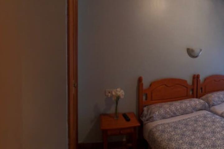 Room 6 of 10