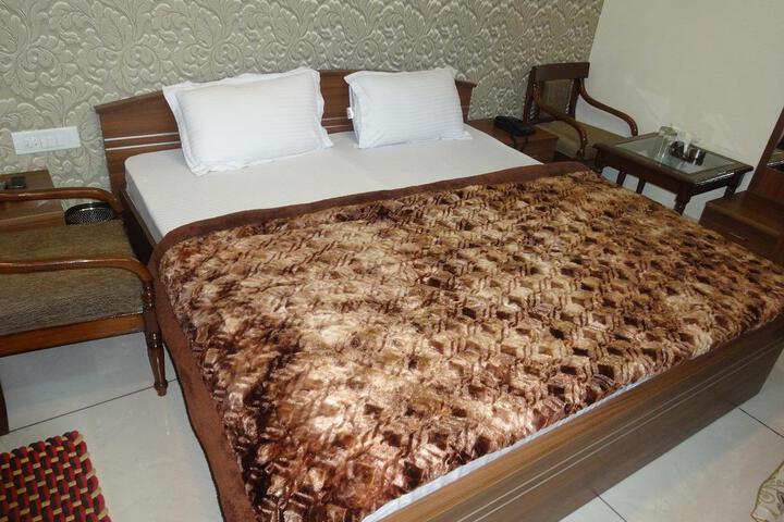 The Shradha Hotel