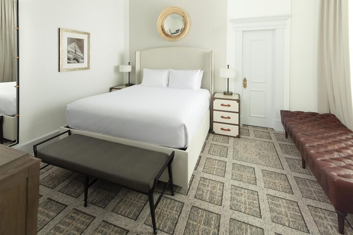 Room 32 of 121