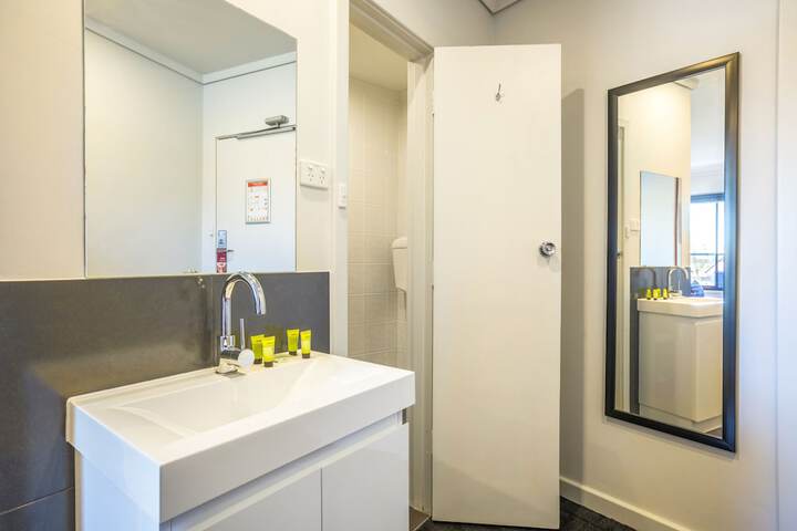 Room 15 of 35