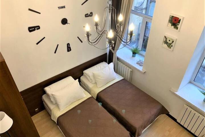 Room 4 of 33