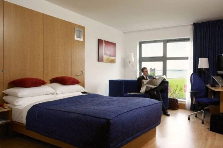 Room 2 of 5