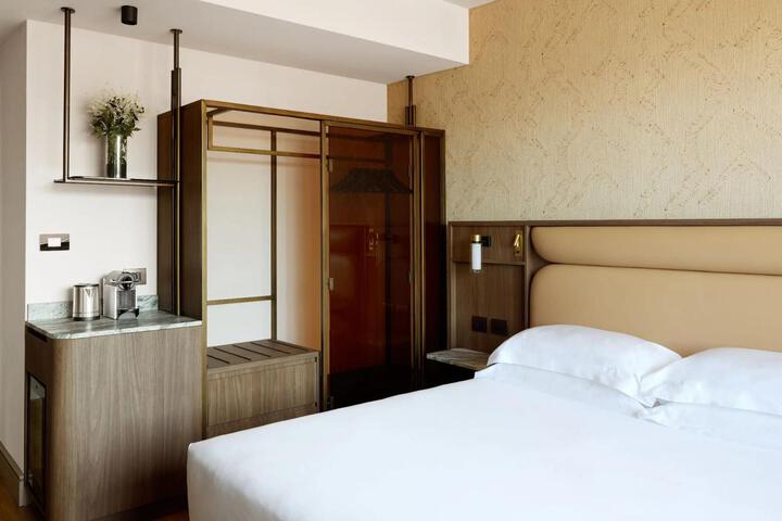 Room 29 of 54