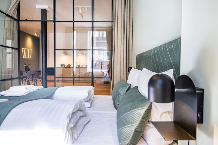 Room 43 of 47
