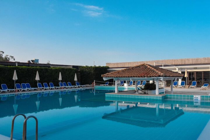 Pool 54 of 131