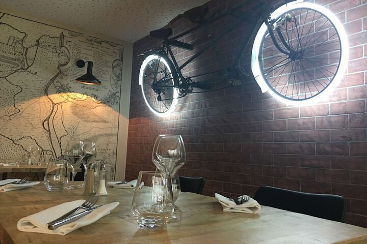 Dining 58 of 79