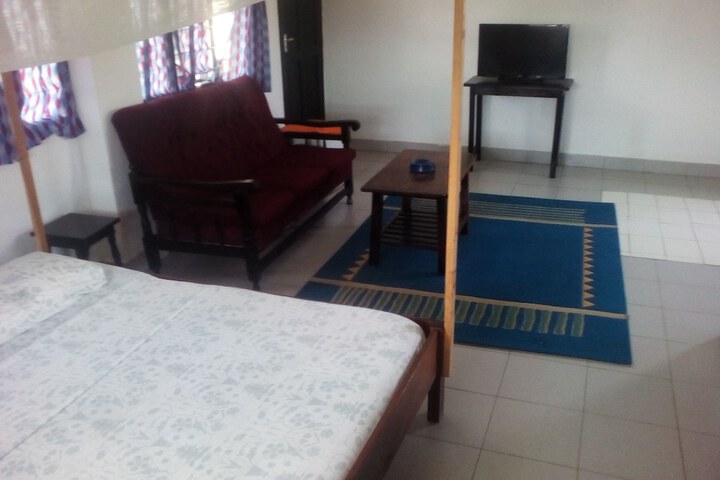 Room 4 of 15