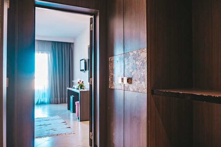 Room 15 of 140